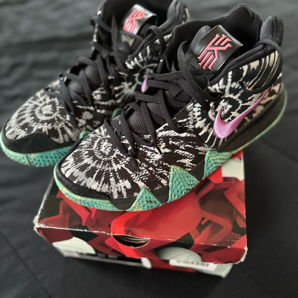 Nike Kyrie Irving 4 All -Star Basketball Shoes - Black and Green